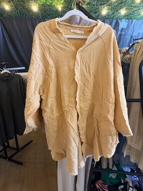 Park Adeline Lightweight Cream Button-Front Tunic Top